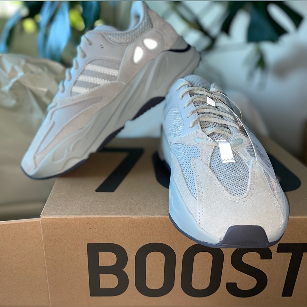 Yeezy Boost 700 size 9 men